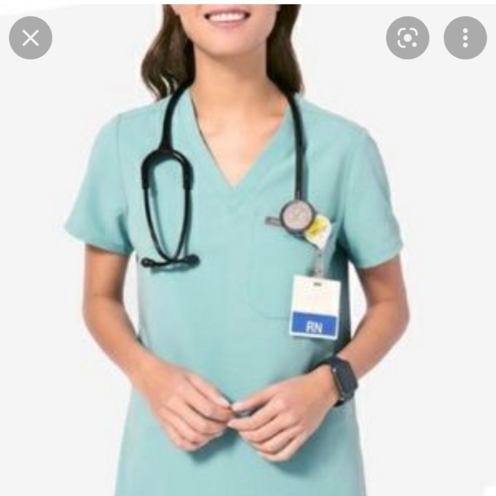 FIGS Women’s Catarina Scrub Top XS Seaglass